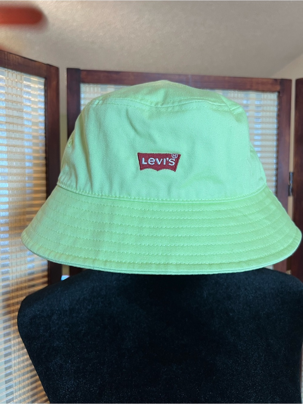 Levi’s Lime Green Bucket Hat Size M 🍋‍🟩